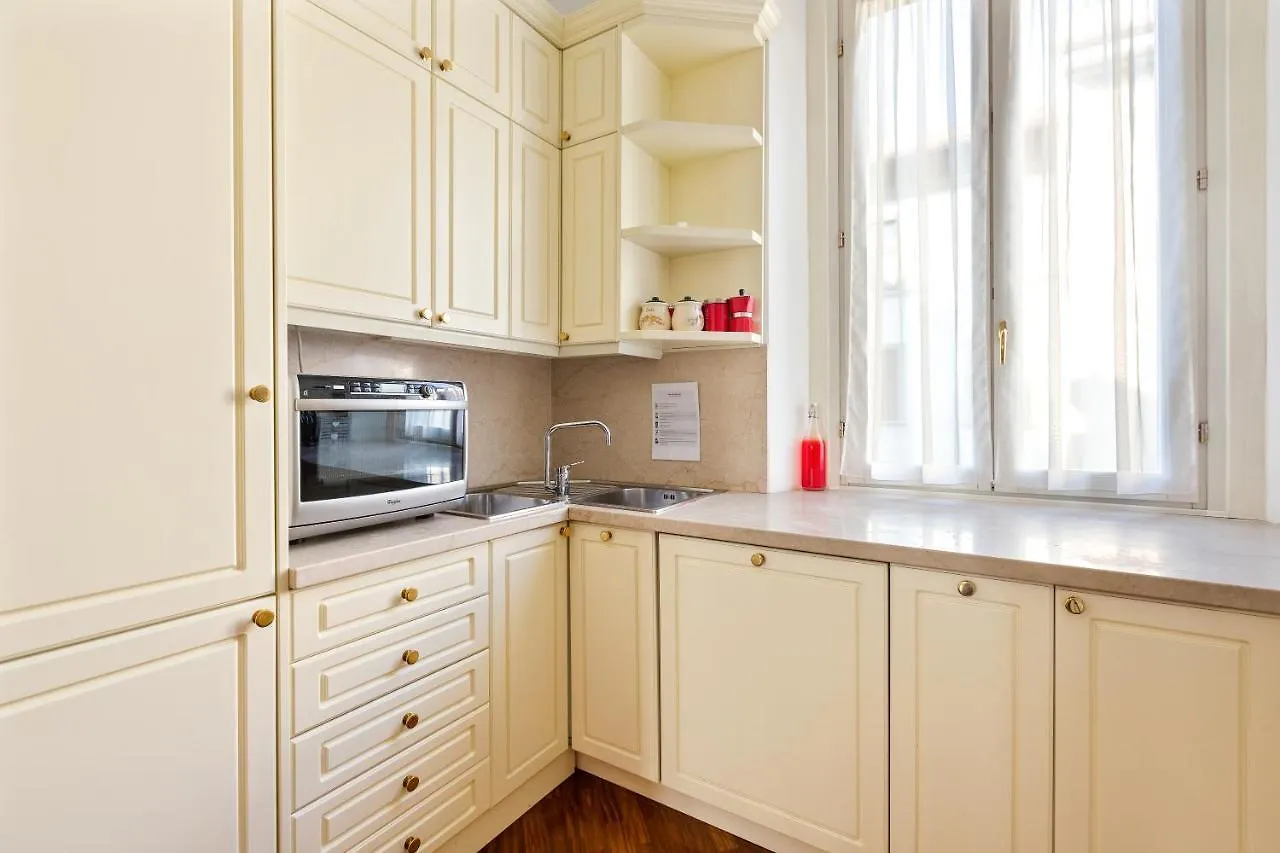 Morrone Luxury Apartment Milan