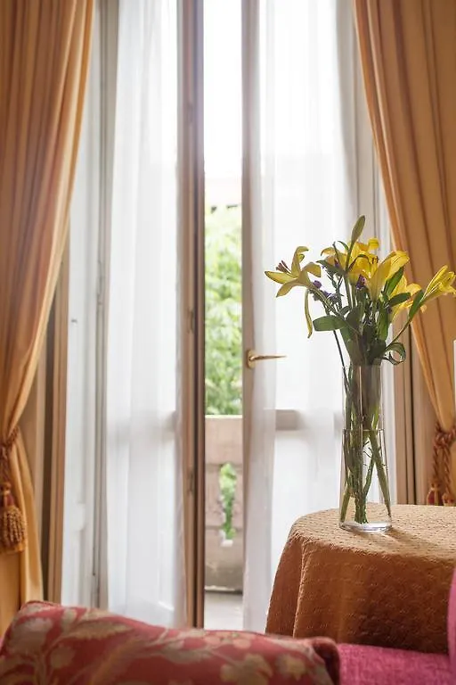 Morrone Luxury Apartment Milan