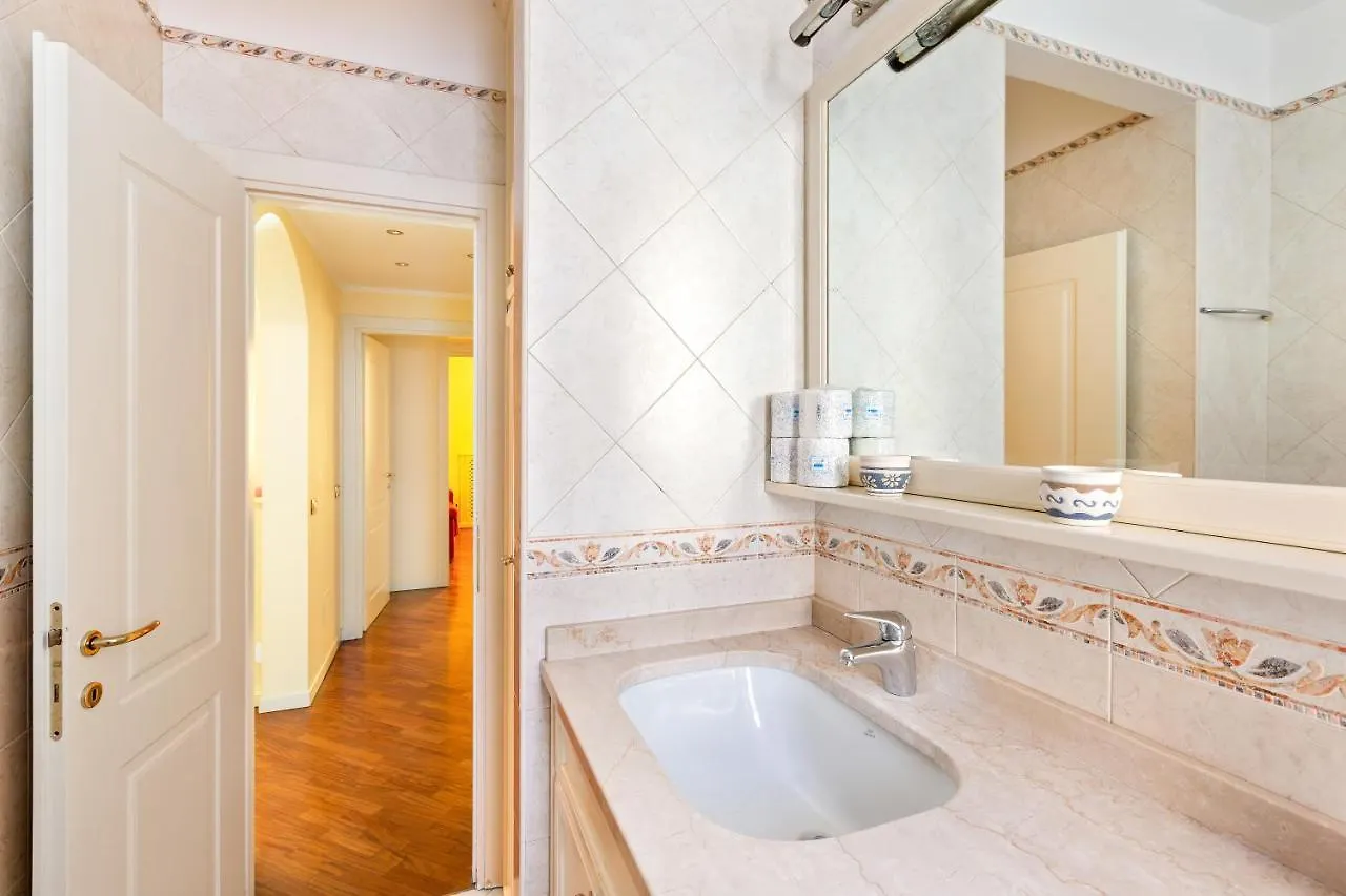 Morrone Luxury Apartment Milan
